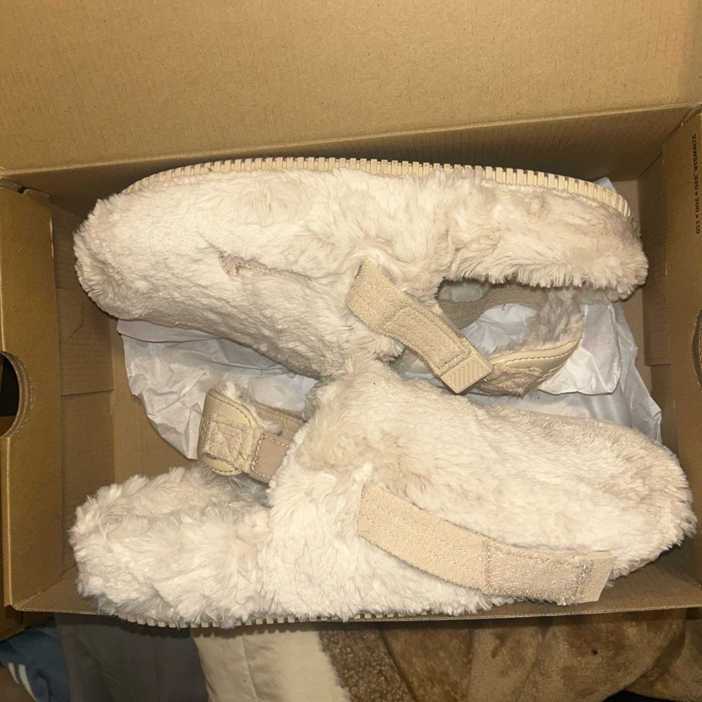 Nike Calm Mule SE NA Sandals in Tan